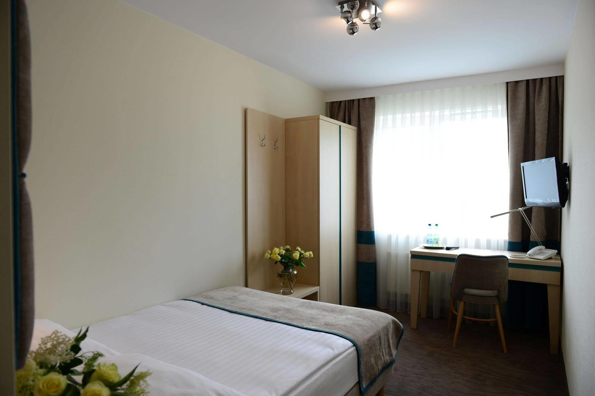Antares Hotel Gdynia Bagian luar foto